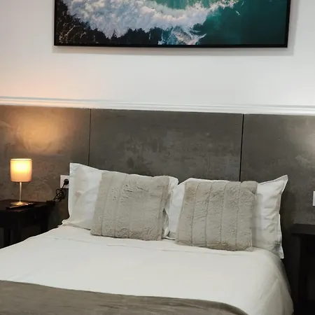 Turísticos Plaza Atochas # 4 Apartahotel A Coruña