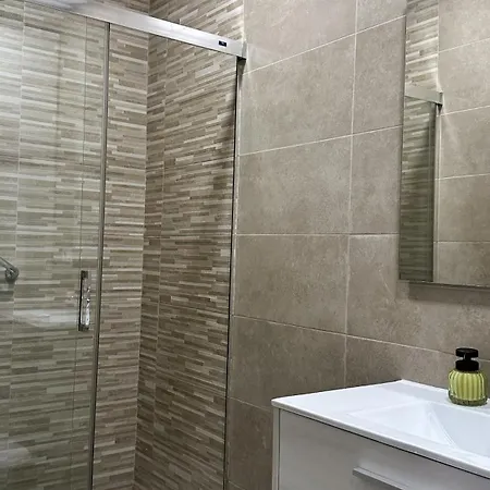 Turísticos Plaza Atochas # 4 Apartahotel A Coruña