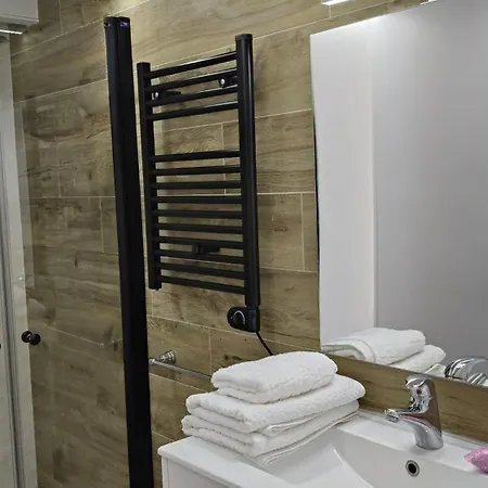 Apartahotel Turísticos Plaza Atochas # 4 A Coruña