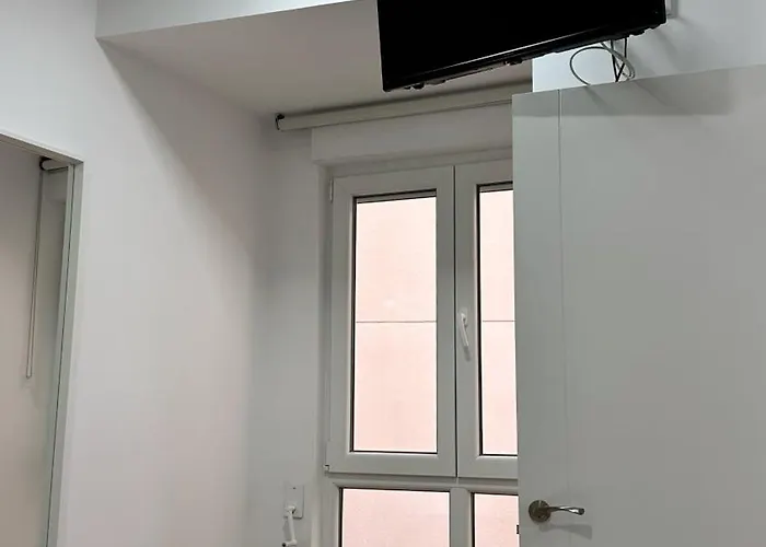 Aparthotel Turisticos Plaza Atochas # 4 A Coruna