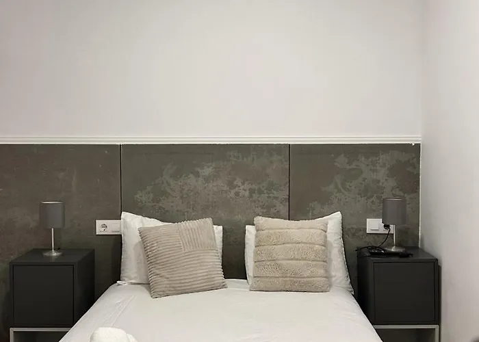 Turisticos Plaza Atochas # 4 Aparthotel A Coruna