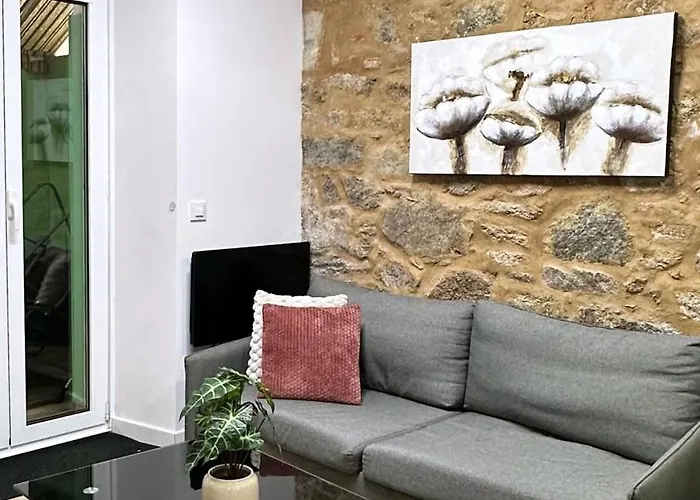 Aparthotel Turisticos Plaza Atochas # 4 A Coruna