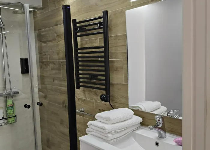 Aparthotel Turisticos Plaza Atochas # 4 A Coruna